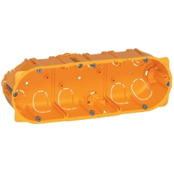 Puszka potrójna lub 6/8 modułowa Legrand Batibox 080053