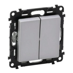 Łącznik świecznikowy - 10 AX aluminium Valena Life 752305