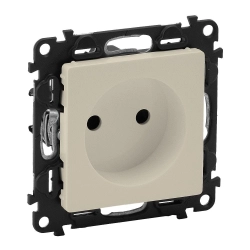 Gniazdo 2P z przesłoną 16A - 250V~ kremowe Valena Life 753216