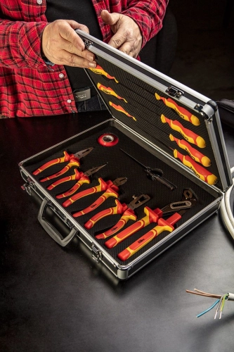 zestaw-szczypiec-i-wkretakow-neo-tools-01-234(2).webp